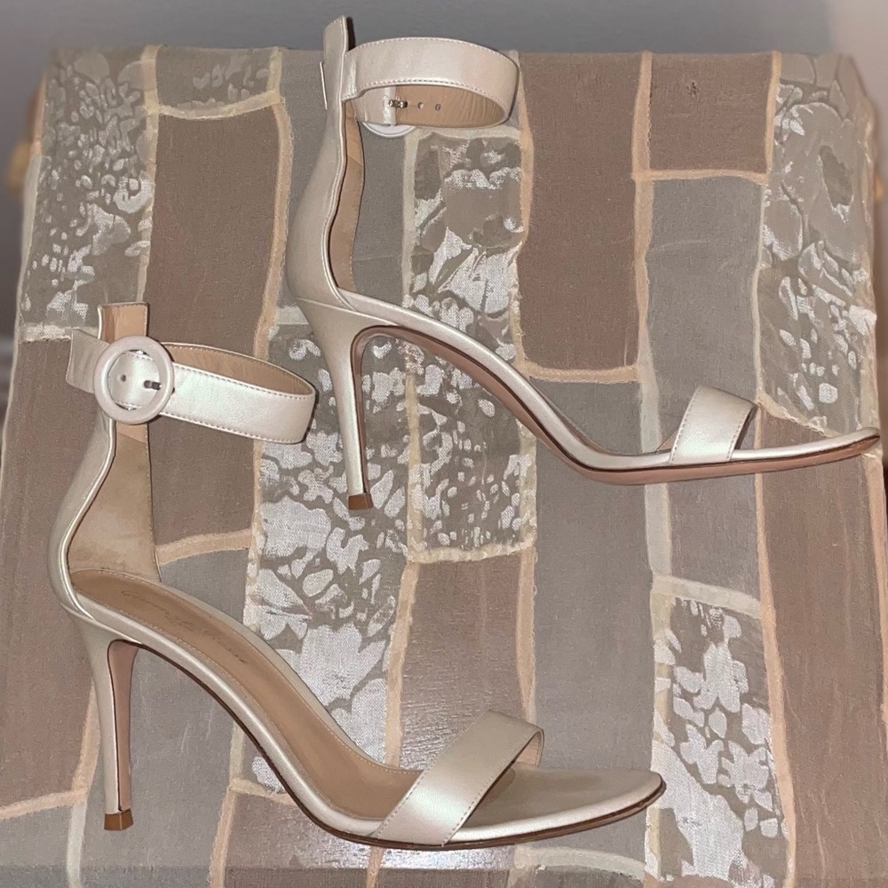 Gianvito Rossi Portofino Sandals Pearl White 38 - Picture 2 of 13